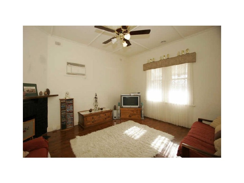 1106 Old Port Road, Hendon SA 5014