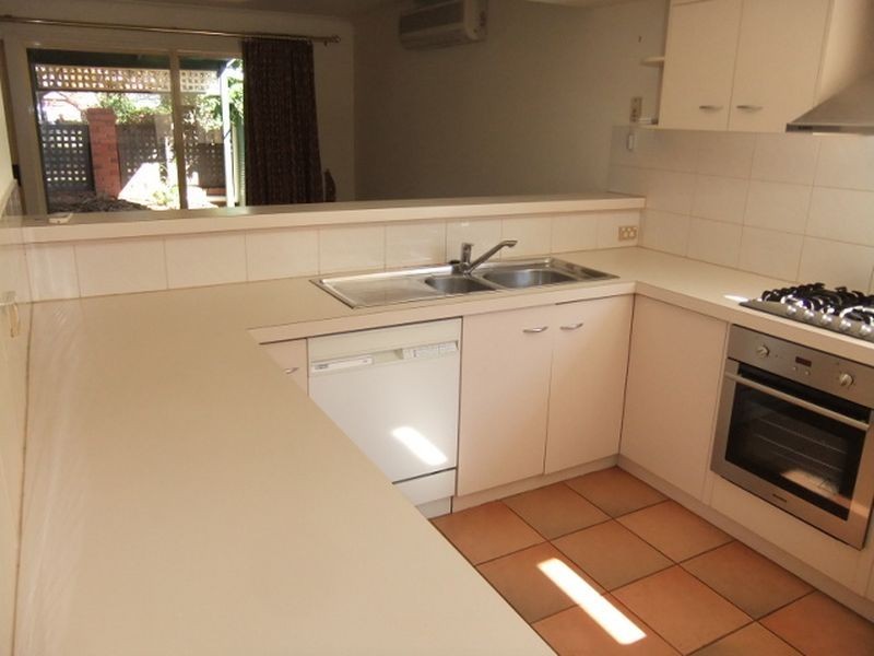 7 Carrondown Walk, Brompton SA 5007