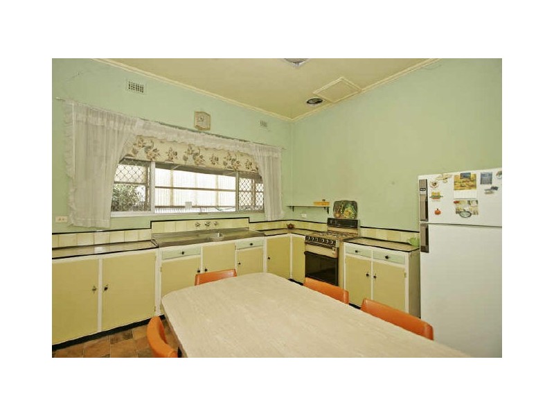 14 Chapman Road, Mansfield Park SA 5012