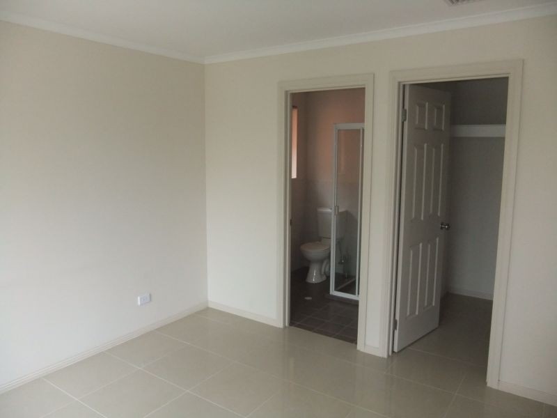 16 Yellow Gum Avenue, Athol Park SA 5012