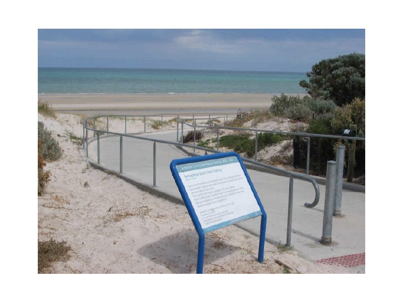 9/3 Mooloola Way, West Lakes Shore SA 5020