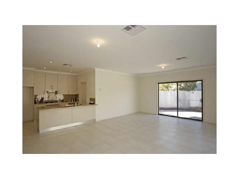 17 Fawnbrake Crescent, West Beach SA 5024