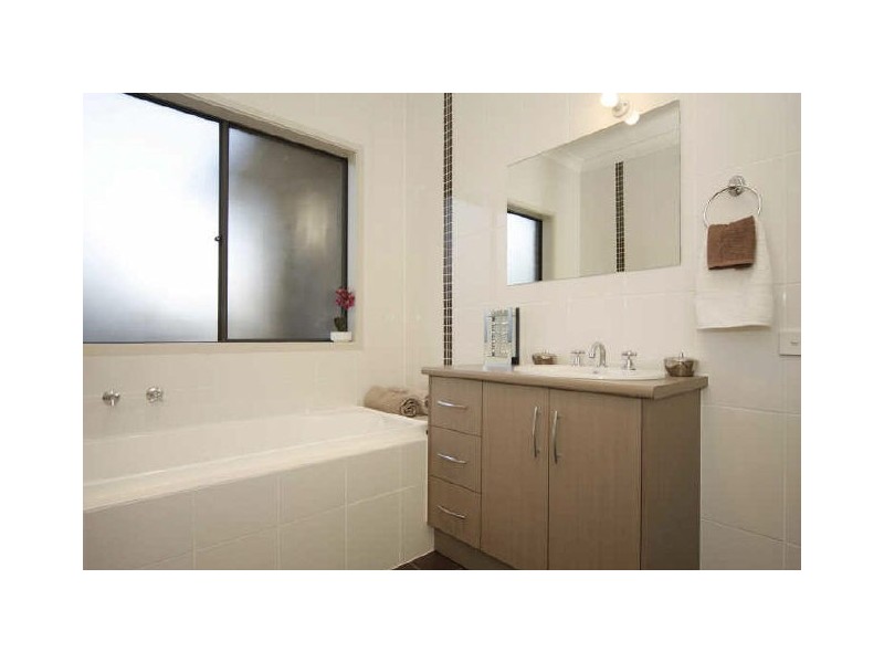 17 Fawnbrake Crescent, West Beach SA 5024