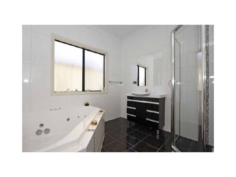 4 Amos Way, Royal Park SA 5014