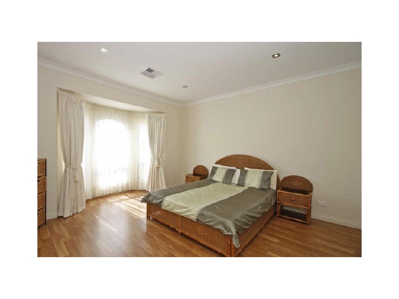 4 Amos Way, Royal Park SA 5014