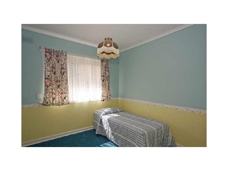 21 Whinnen Street, St Agnes SA 5097