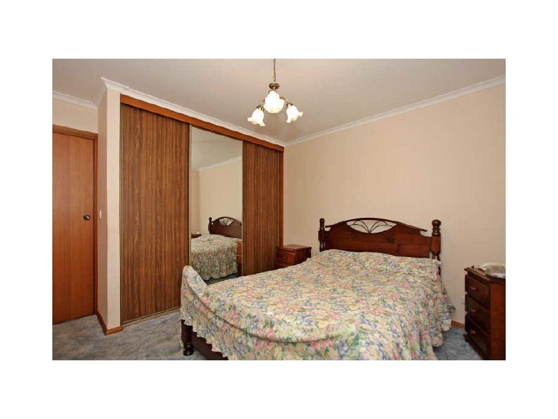 2/11 Carlson Drive, North Haven SA 5018