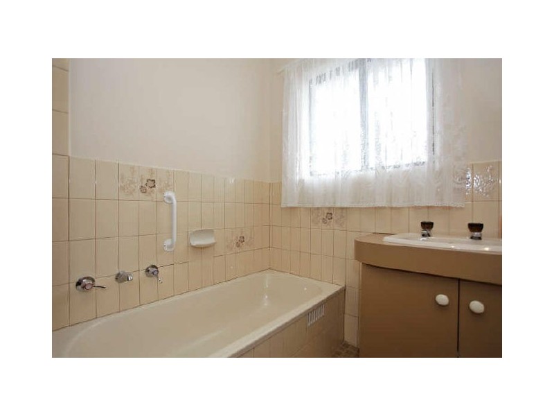 2/11 Carlson Drive, North Haven SA 5018