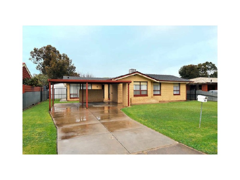 32 Meakin Terrace, Seaton SA 5023