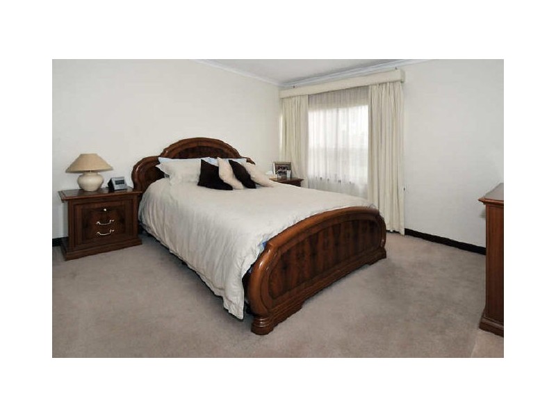 32 Meakin Terrace, Seaton SA 5023