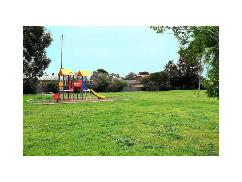 32 Meakin Terrace, Seaton SA 5023