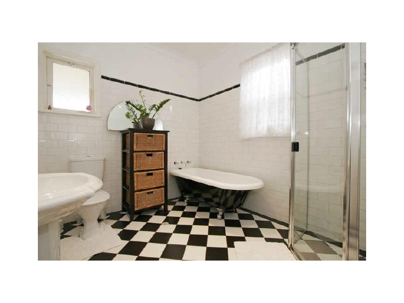 11 Queen Street, Pennington SA 5013