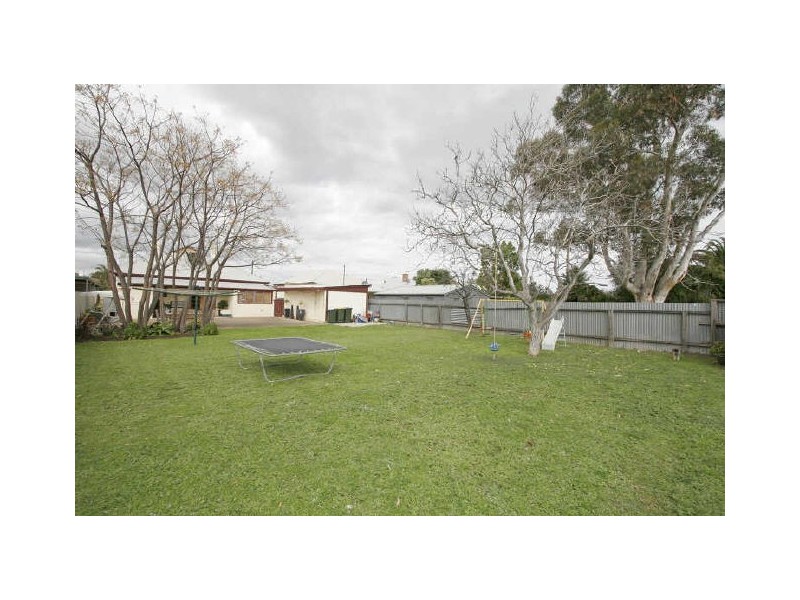 11 Queen Street, Pennington SA 5013