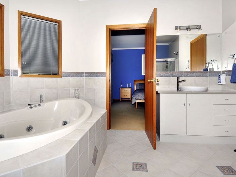 76 Swan Street, Grange SA 5022