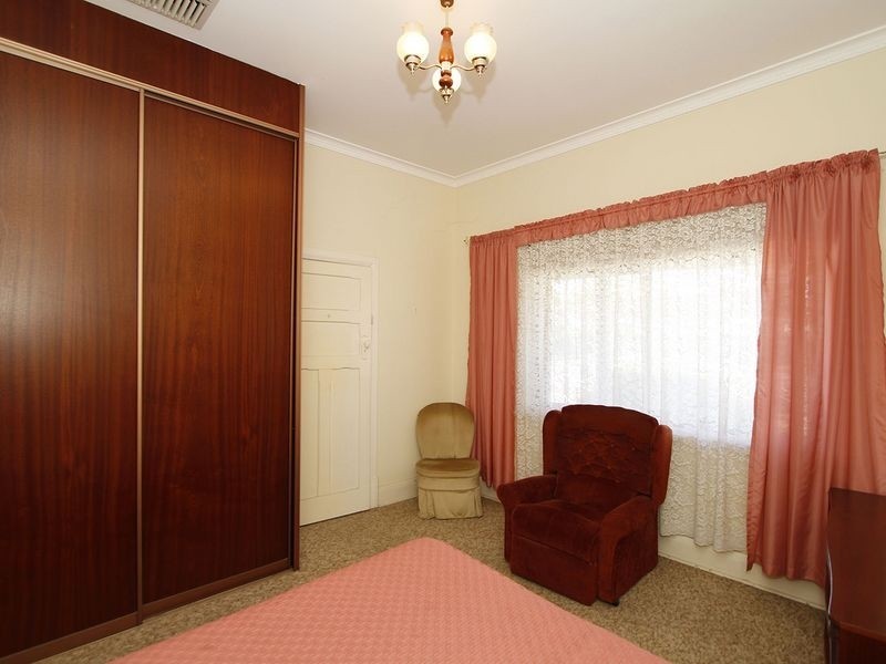 10 Price Avenue, Pennington SA 5013