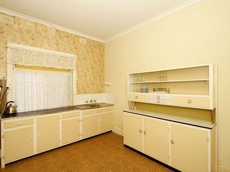 10 Price Avenue, Pennington SA 5013