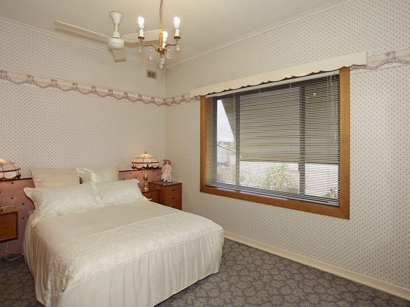 33 Hanson Road, Woodville North SA 5012