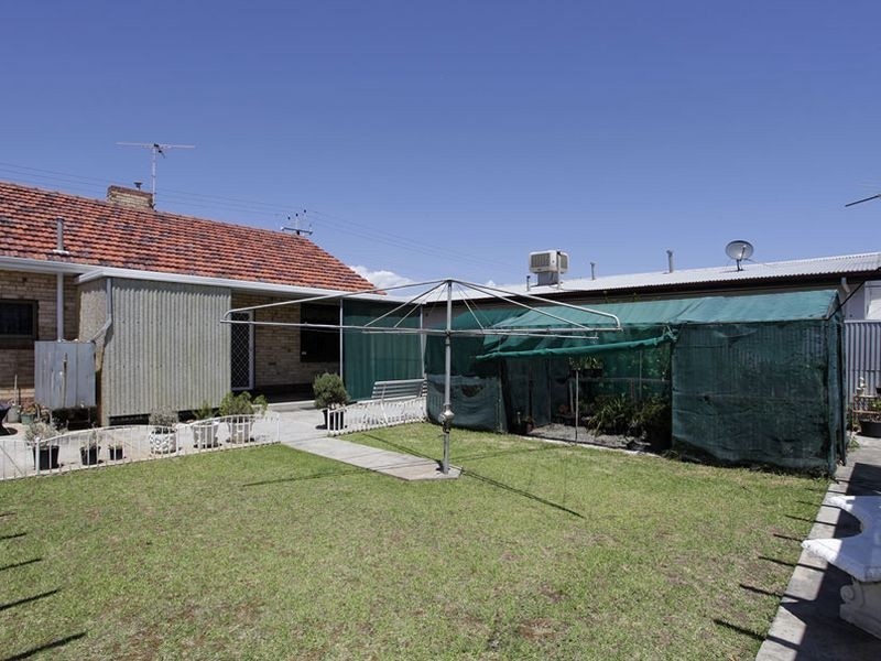 33 Hanson Road, Woodville North SA 5012