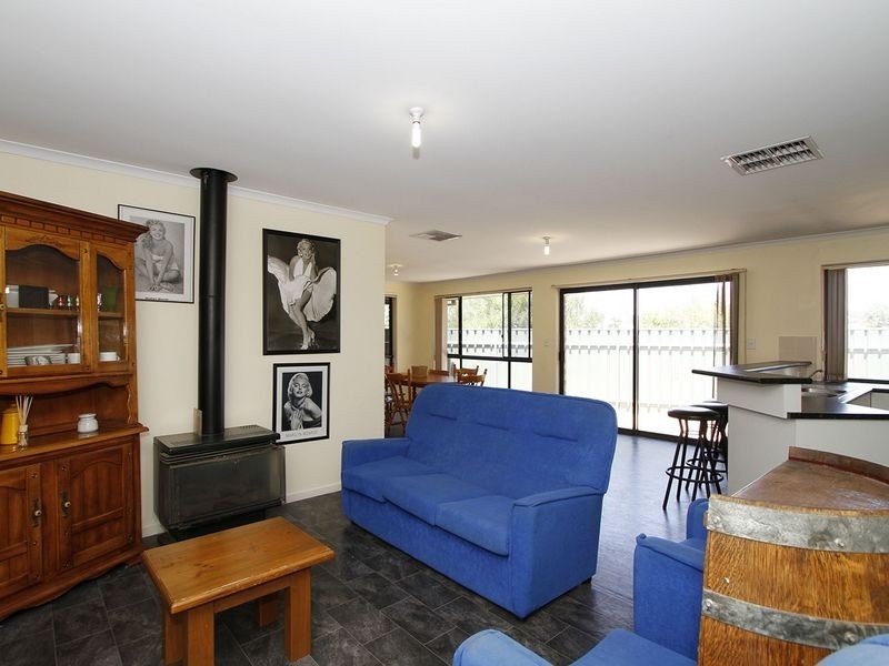 28 Lakeside Drive, Paralowie SA 5108