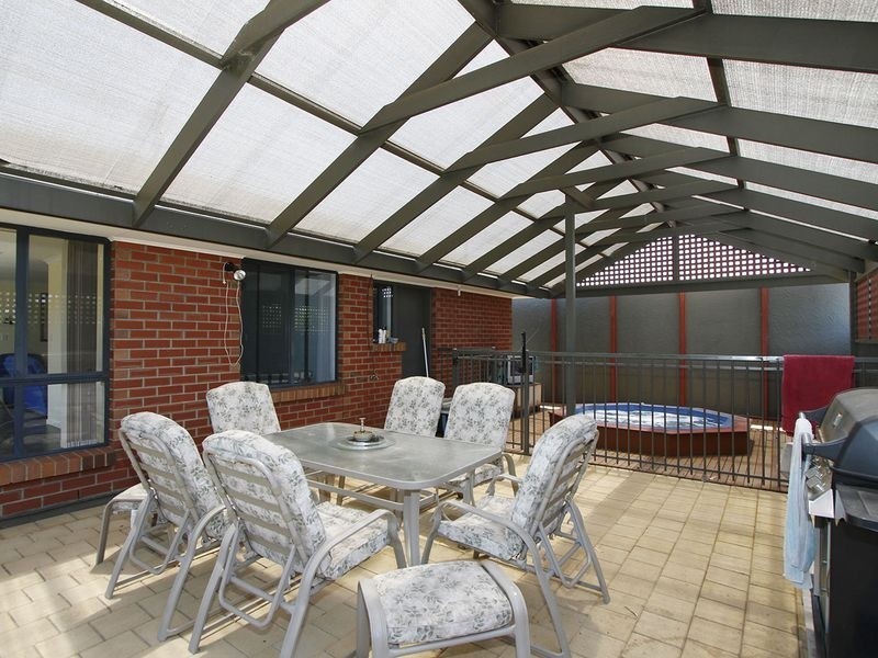 28 Lakeside Drive, Paralowie SA 5108