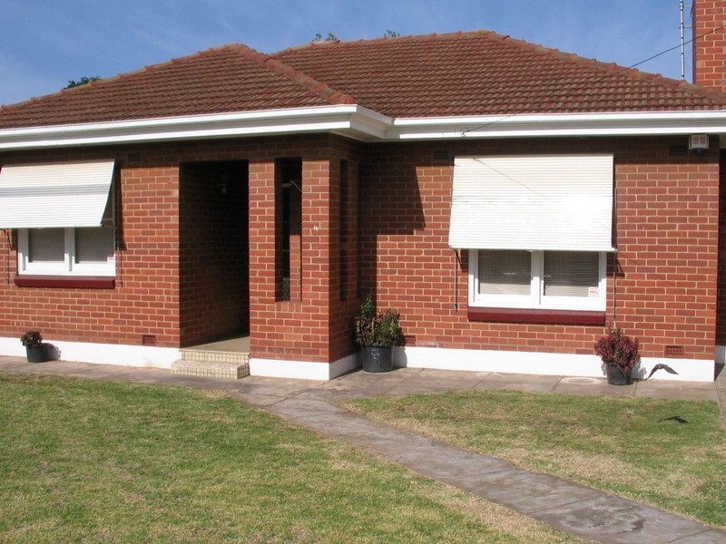 10 Commane Avenue, Seaton SA 5023