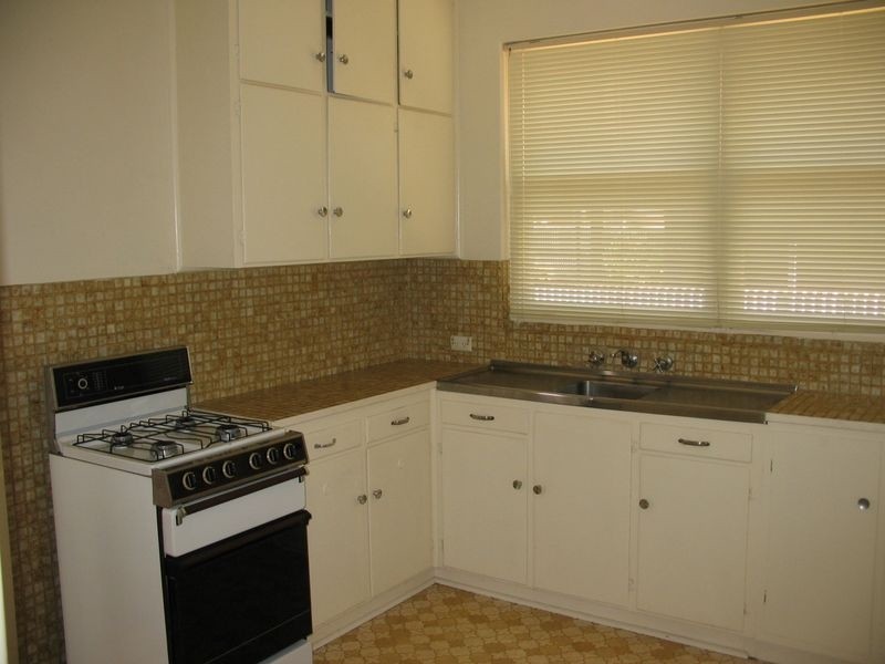 10 Commane Avenue, Seaton SA 5023