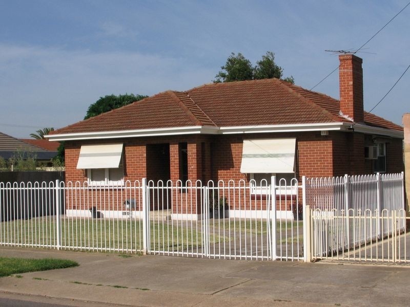 10 Commane Avenue, Seaton SA 5023