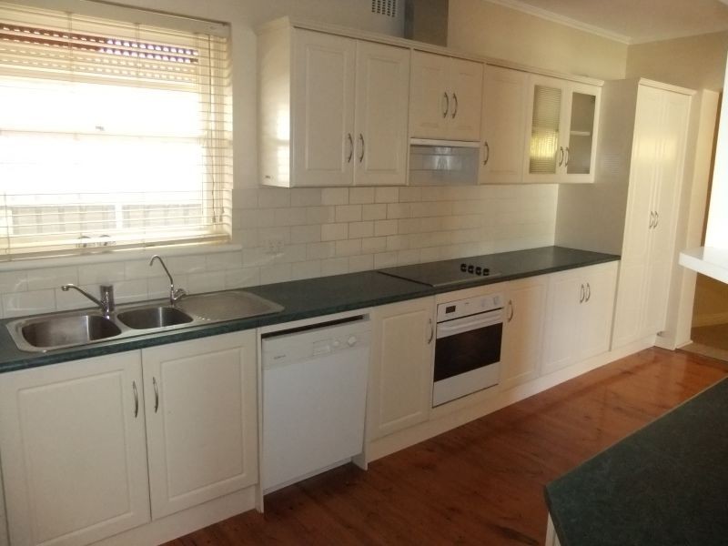 7 Solvay Road, Osborne SA 5017