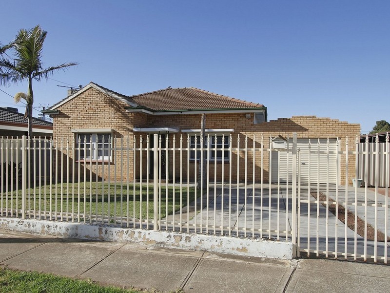 13 Cleve Street, Mansfield Park SA 5012