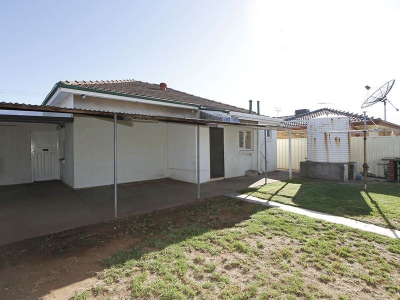 13 Cleve Street, Mansfield Park SA 5012