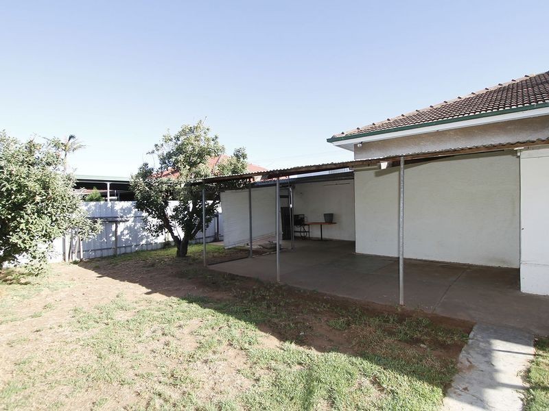 13 Cleve Street, Mansfield Park SA 5012