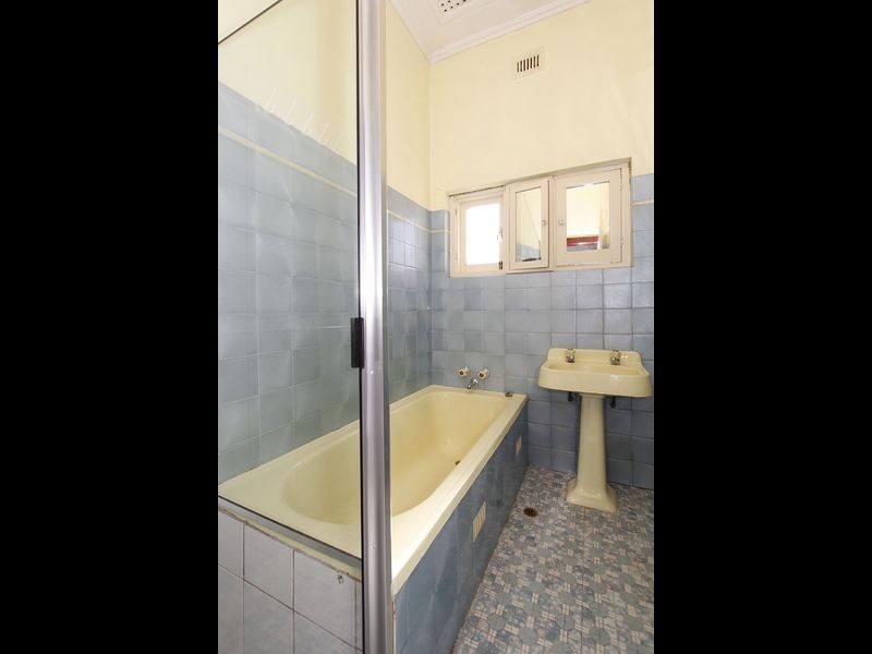 13 Cleve Street, Mansfield Park SA 5012