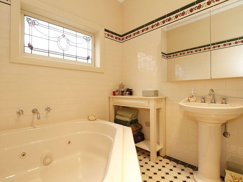 2 Seventh Avenue, Cheltenham SA 5014