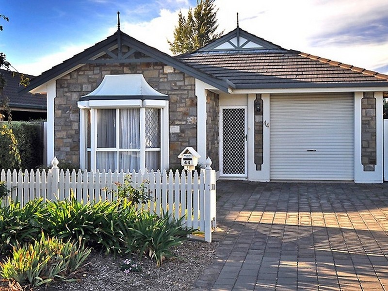 44 Burley Griffin Boulevard, Brompton SA 5007