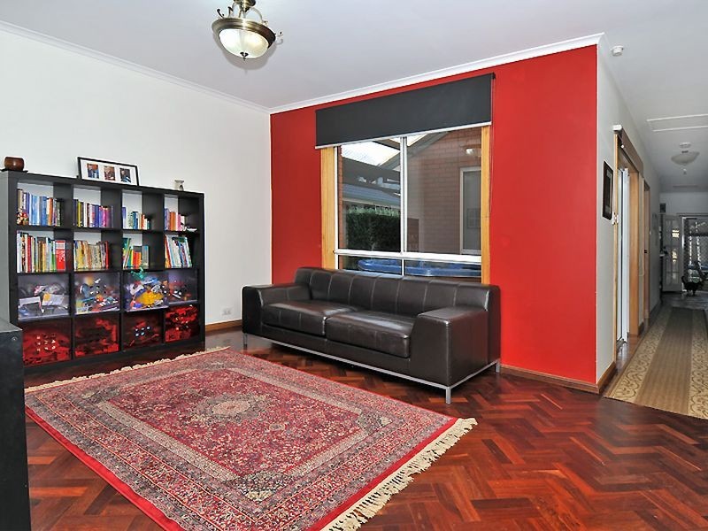 44 Burley Griffin Boulevard, Brompton SA 5007