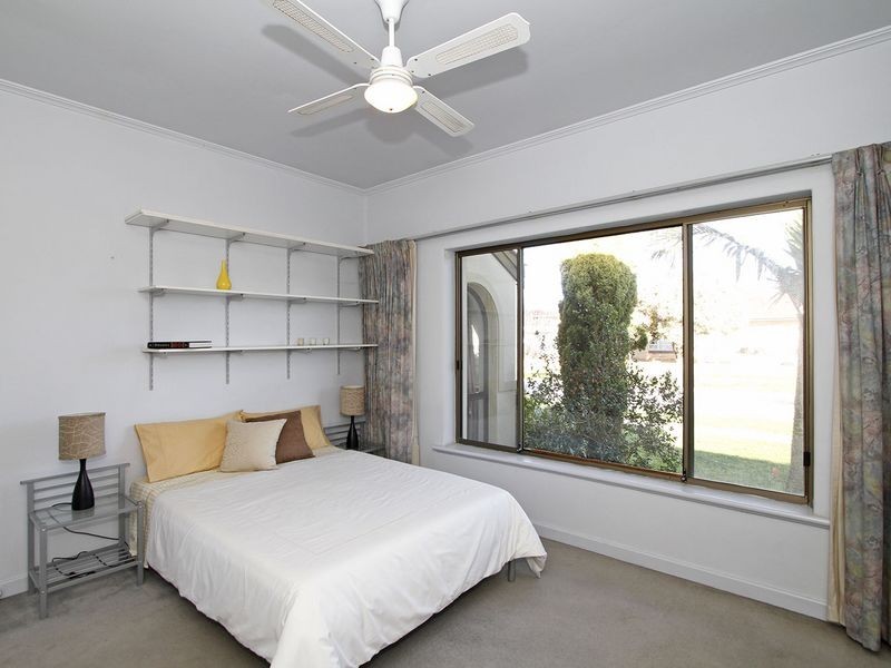 8 Dean Avenue, Kidman Park SA 5025