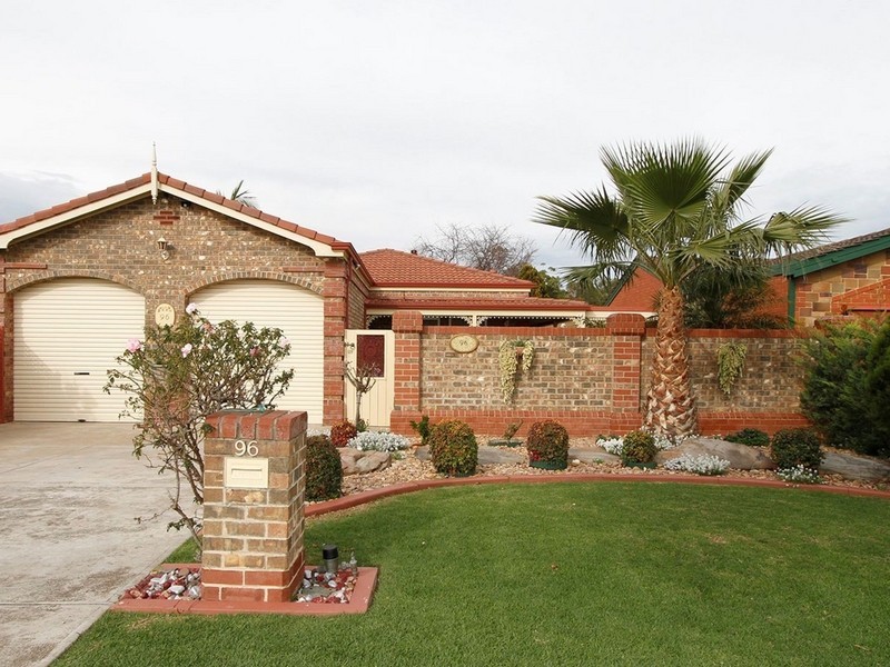 96 Lochside Drive, West Lakes SA 5021