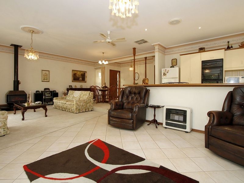 96 Lochside Drive, West Lakes SA 5021