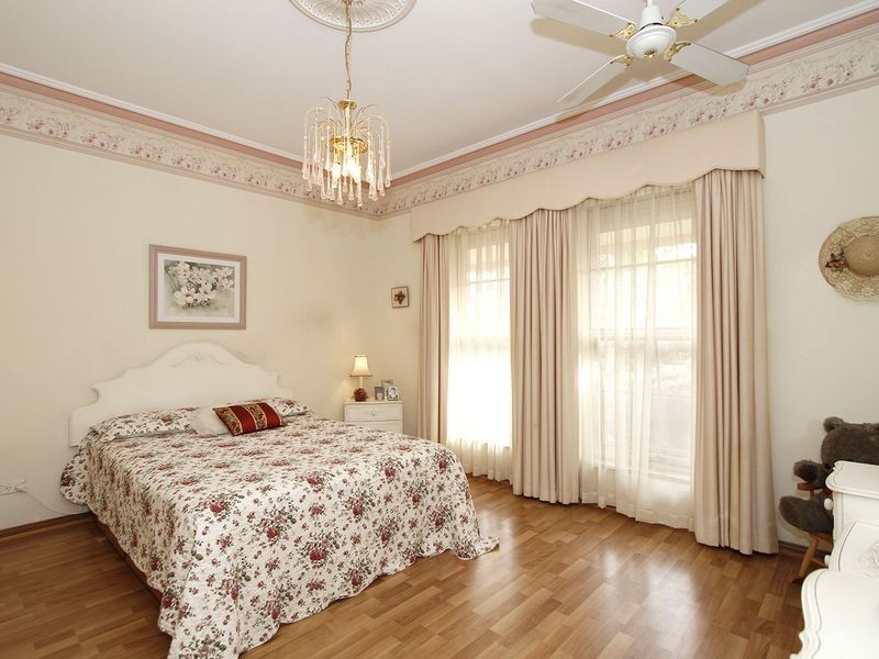 96 Lochside Drive, West Lakes SA 5021