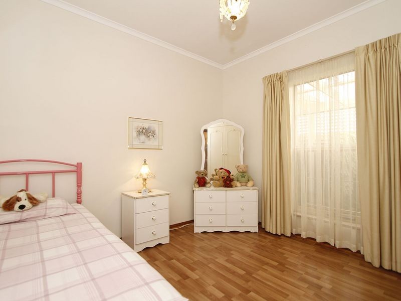 96 Lochside Drive, West Lakes SA 5021