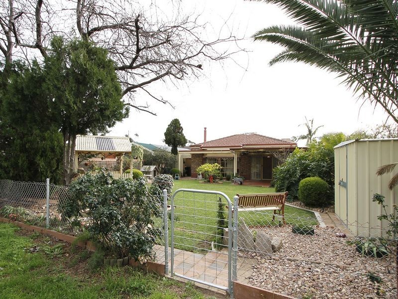 96 Lochside Drive, West Lakes SA 5021