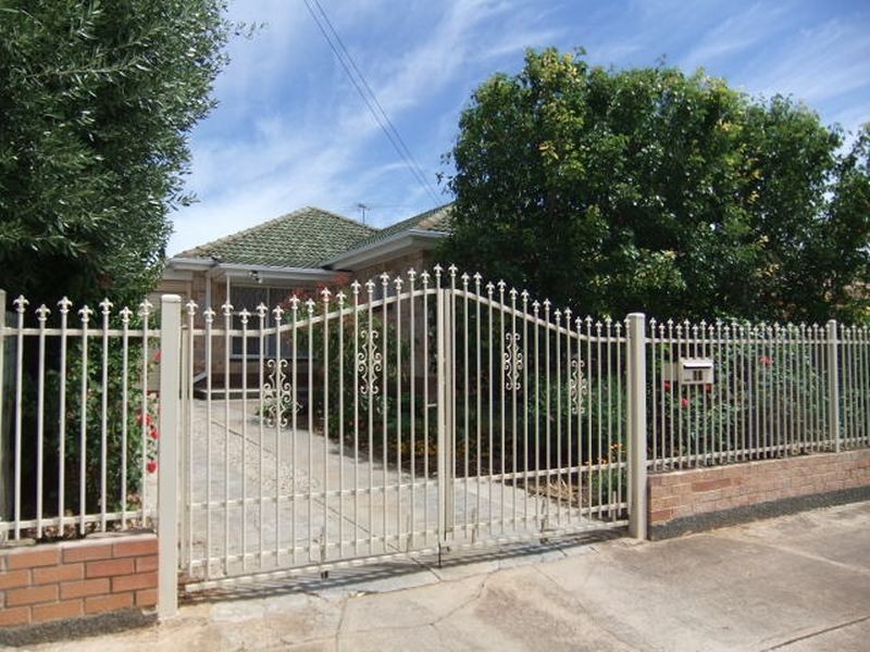 18 Avro Avenue, Hendon SA 5014