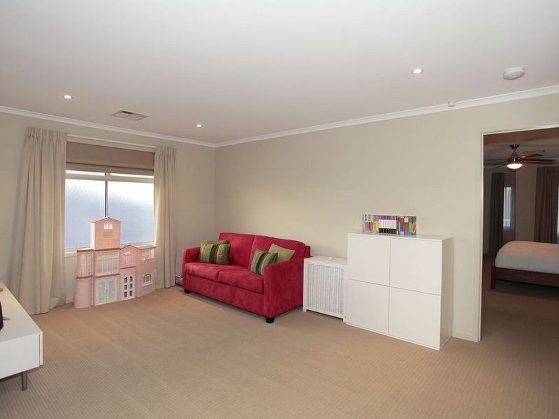 11 Wayne Avenue, Fulham Gardens SA 5024