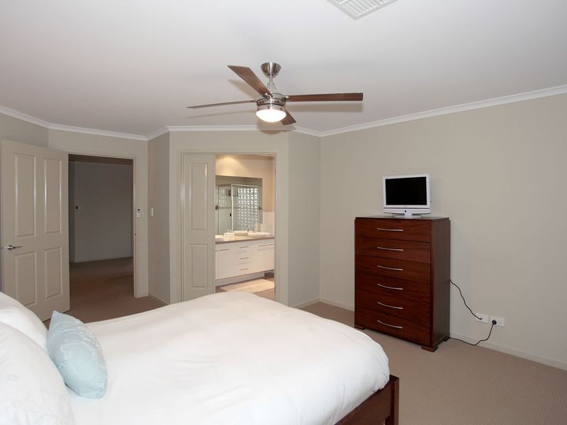 11 Wayne Avenue, Fulham Gardens SA 5024