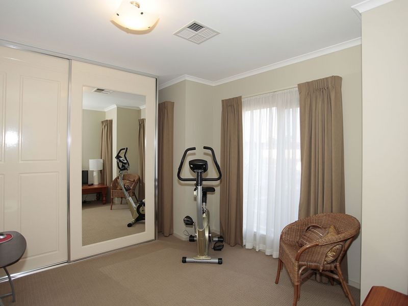 11 Wayne Avenue, Fulham Gardens SA 5024