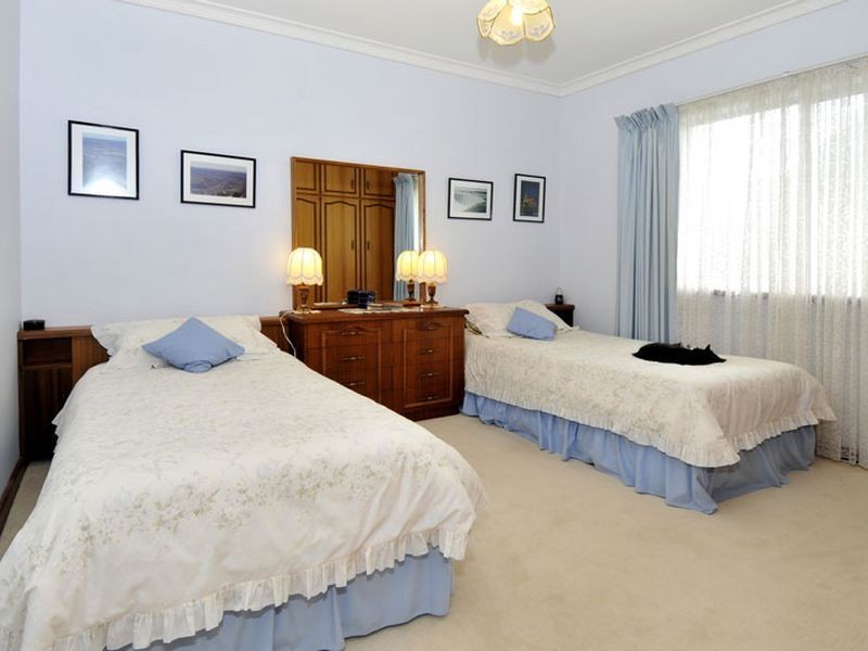 19 Hoylake Crescent, West Lakes SA 5021