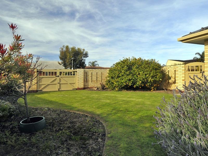 19 Hoylake Crescent, West Lakes SA 5021