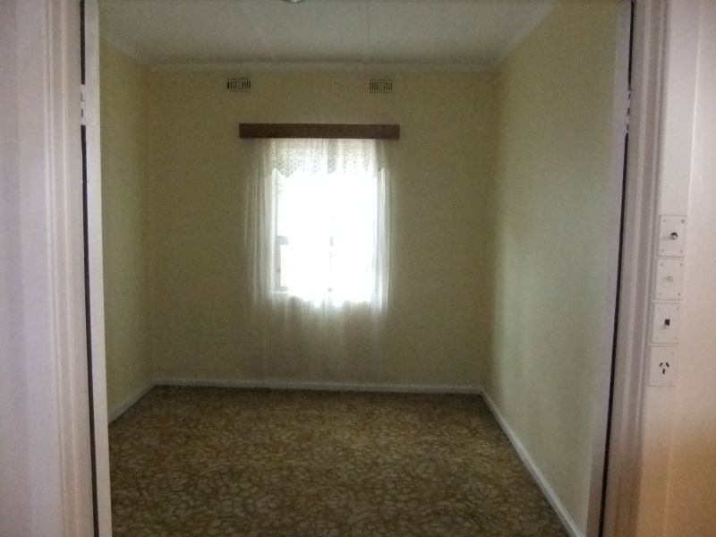 8 Ward Street, Pennington SA 5013