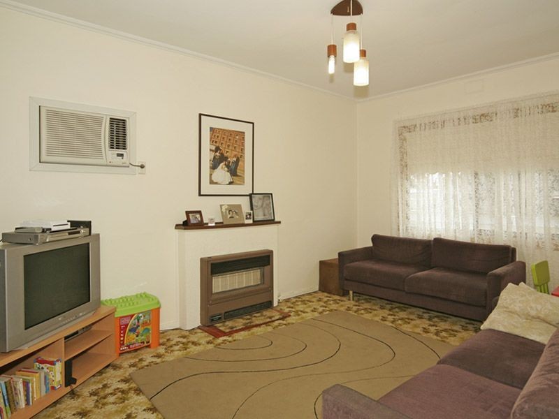 24 Solvay Road, Taperoo SA 5017