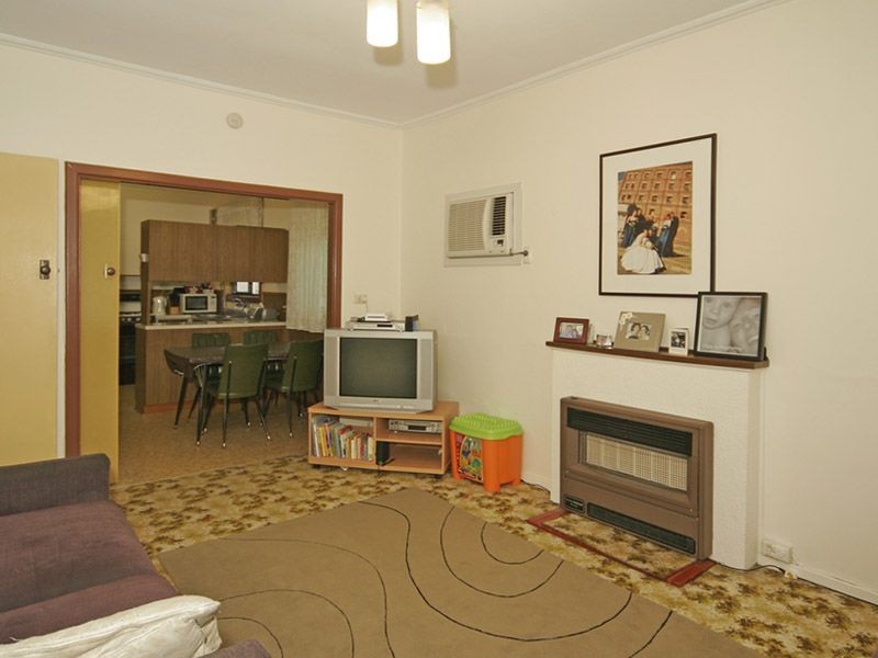 24 Solvay Road, Taperoo SA 5017